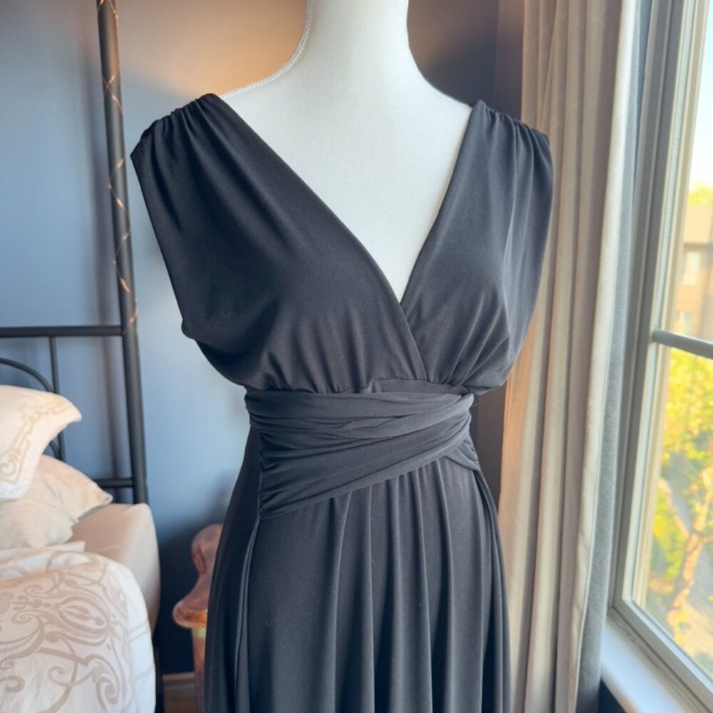 Super Comfy Black Midi Dress - Picture 4 of 14